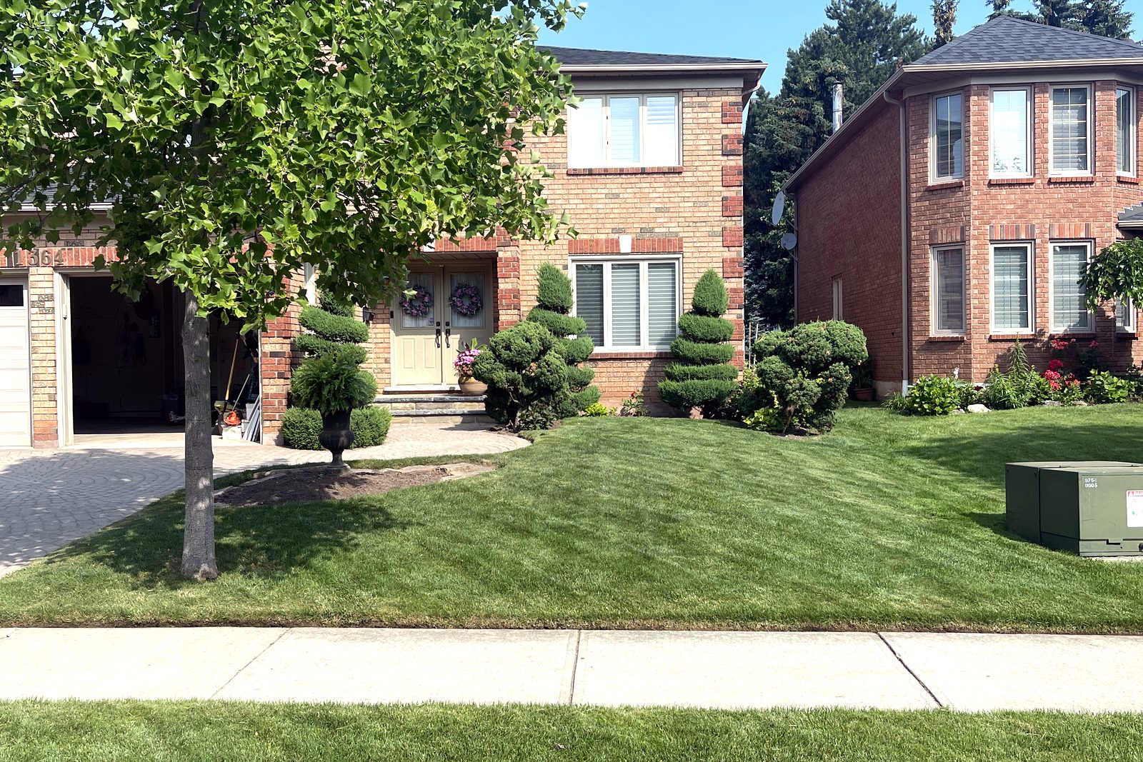 Lawn care and mowing in Oakville